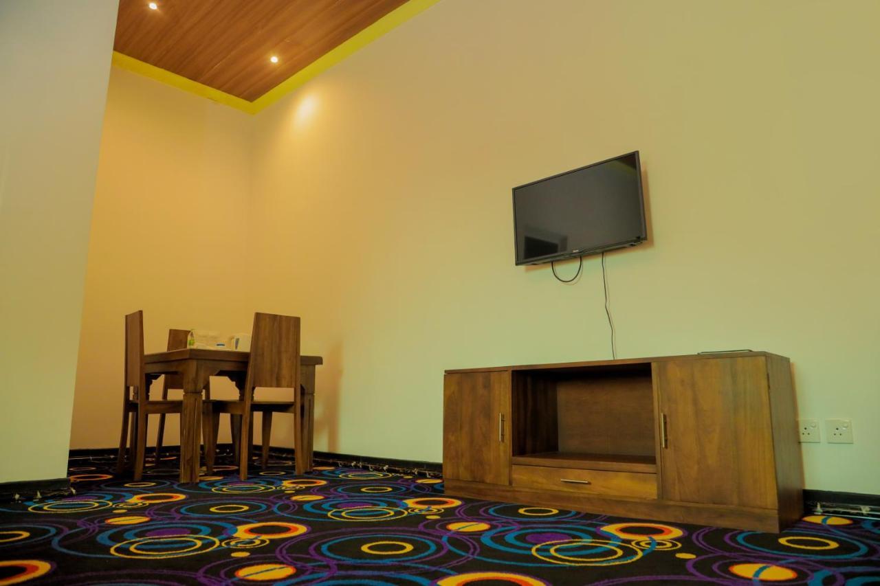 Aurora Banquet And Hotel Chilaw Exteriör bild